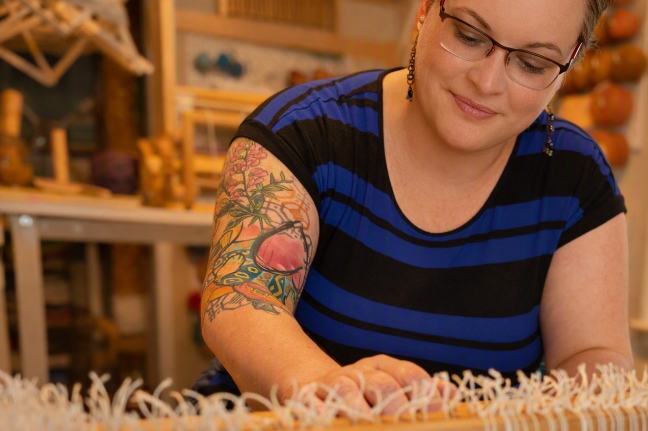 Elizabeth Connor at her loom